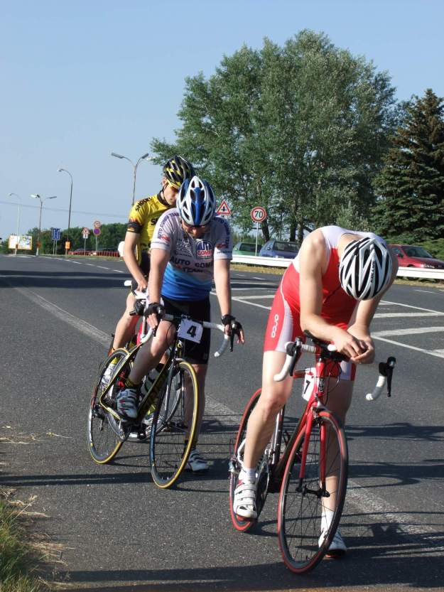 Jde se na věc. Startuju až na konci pole...