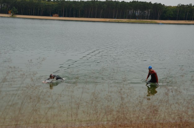 Ještě jednoho delfína, když se soupeř pere s vodou po pás :) Work smarter not harder!