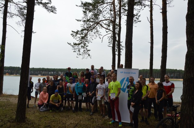 13 týmů složených ze zaměstnanců HP a partnerů, v každém týmu alespoň jedna zástupkyně něžného pohlaví :)