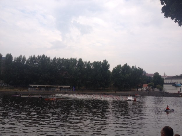 Pěkně to tam vřelo. Jeden by neřekl, že tam je kolem 230 závodníků...