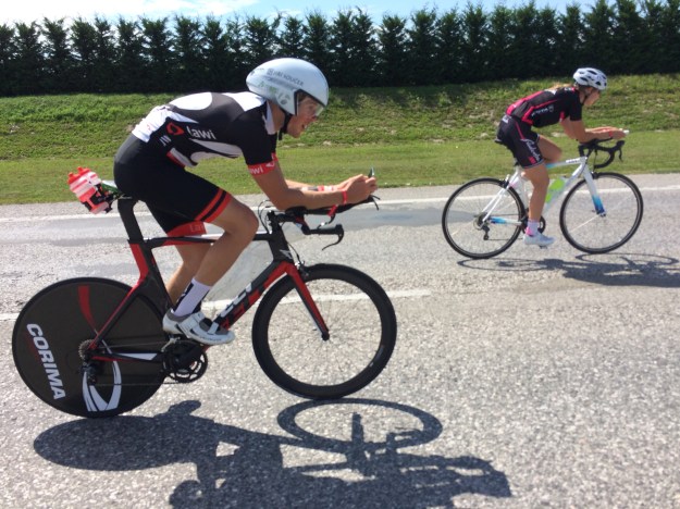 Pěkný, moc pěkný svezení na trati závodu. 100% uzavřená trať.